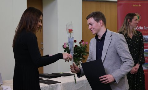 Metfjöldi brautskráðra að hausti