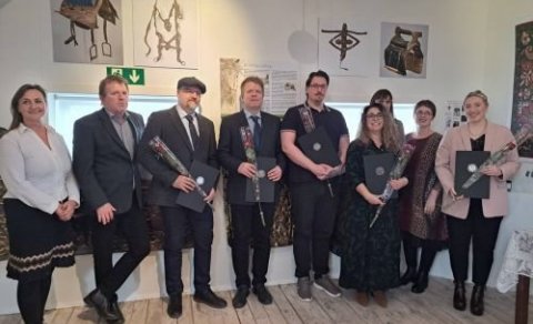 Brautskráningarhópurinn ásamt deildarstjórum og rektor. Myndir: Laufey Haraldsdóttir.